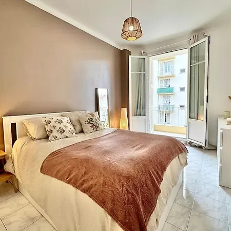 Apartment Cosy - 15 Min From - Free Parking *